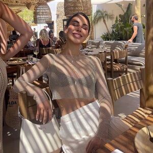 ZARA SHIMMER MESH CROP TOP
Size Medium